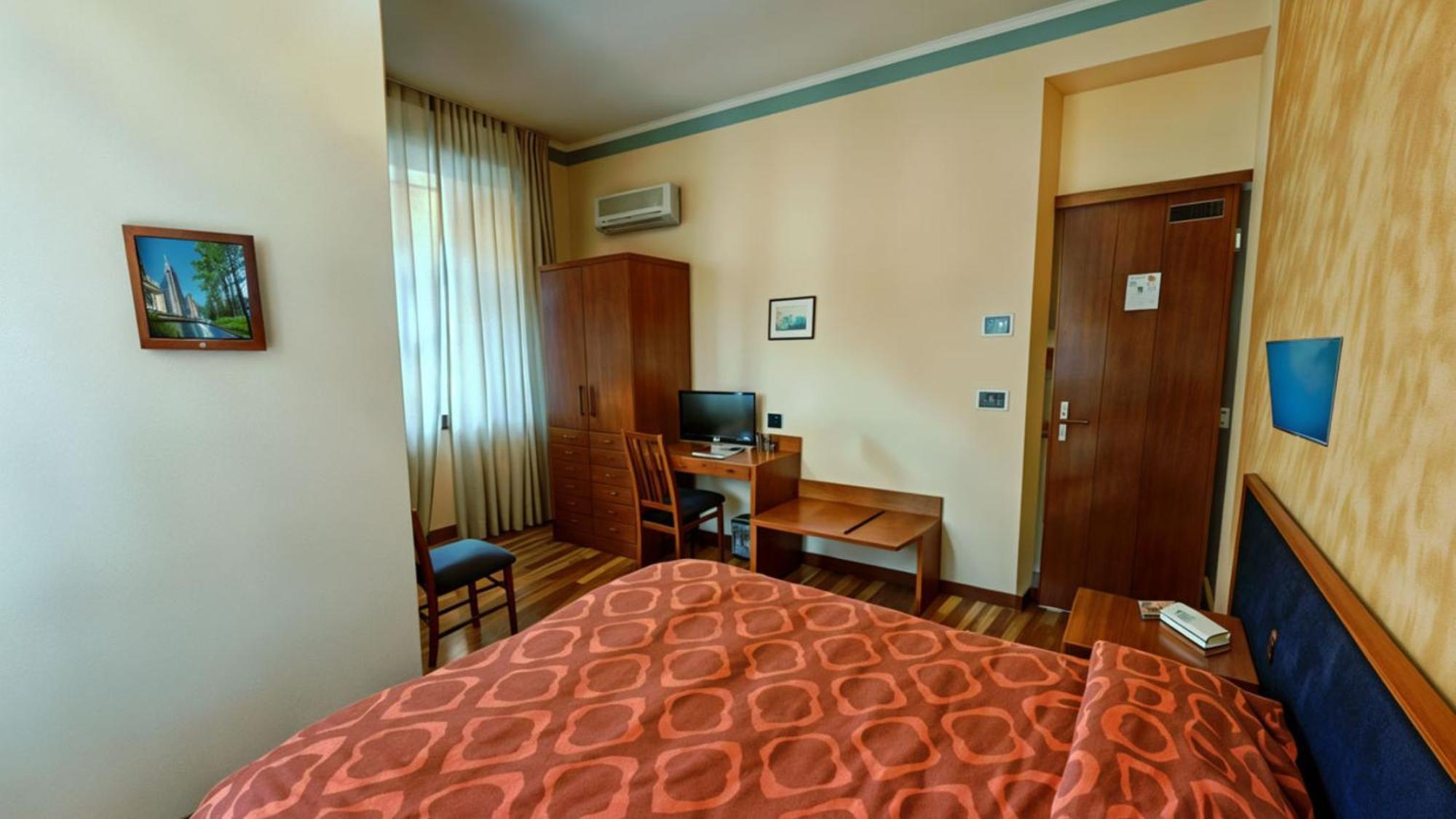 בולסנה Hotel Nazionale מראה חיצוני תמונה