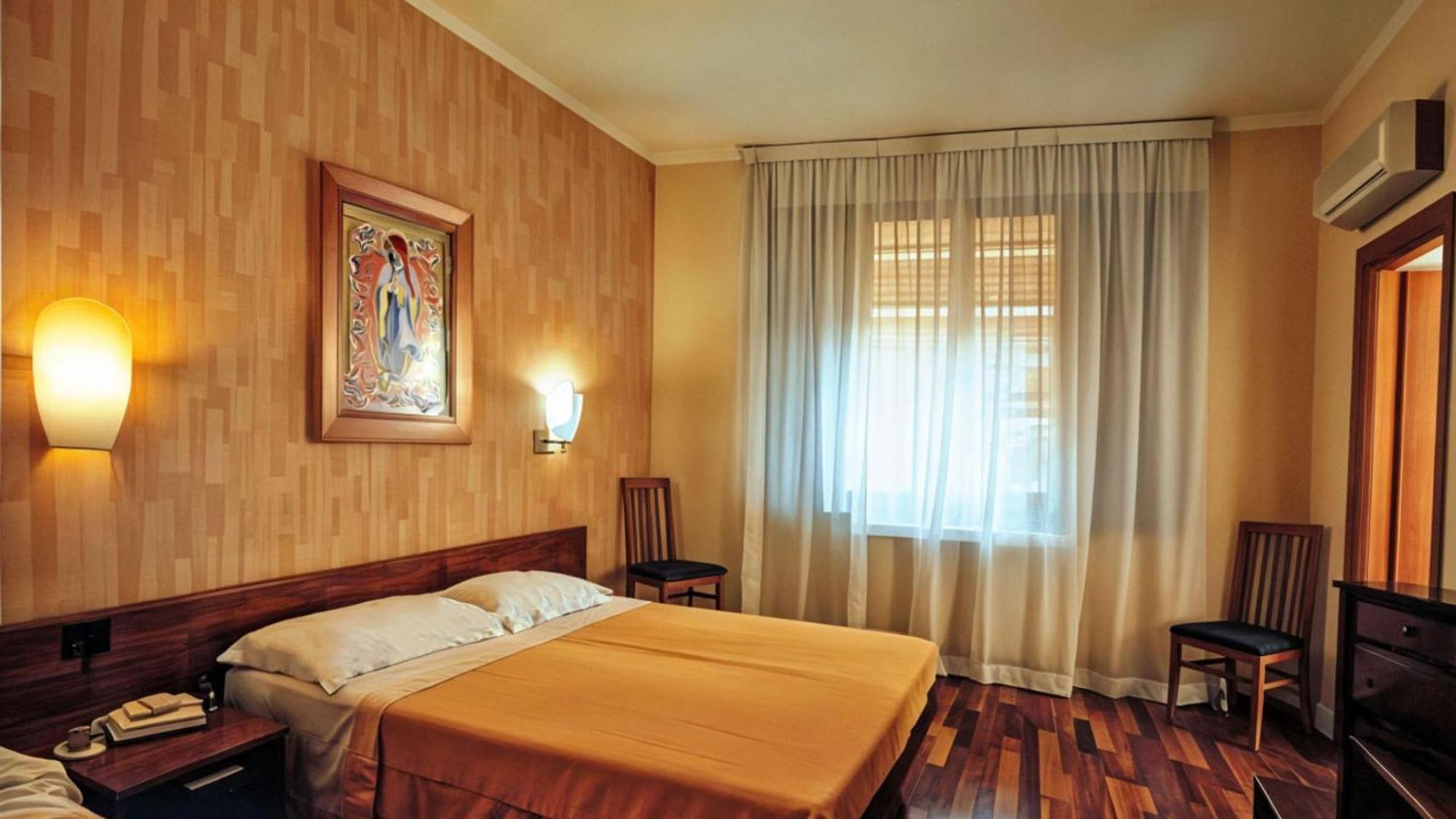 בולסנה Hotel Nazionale מראה חיצוני תמונה