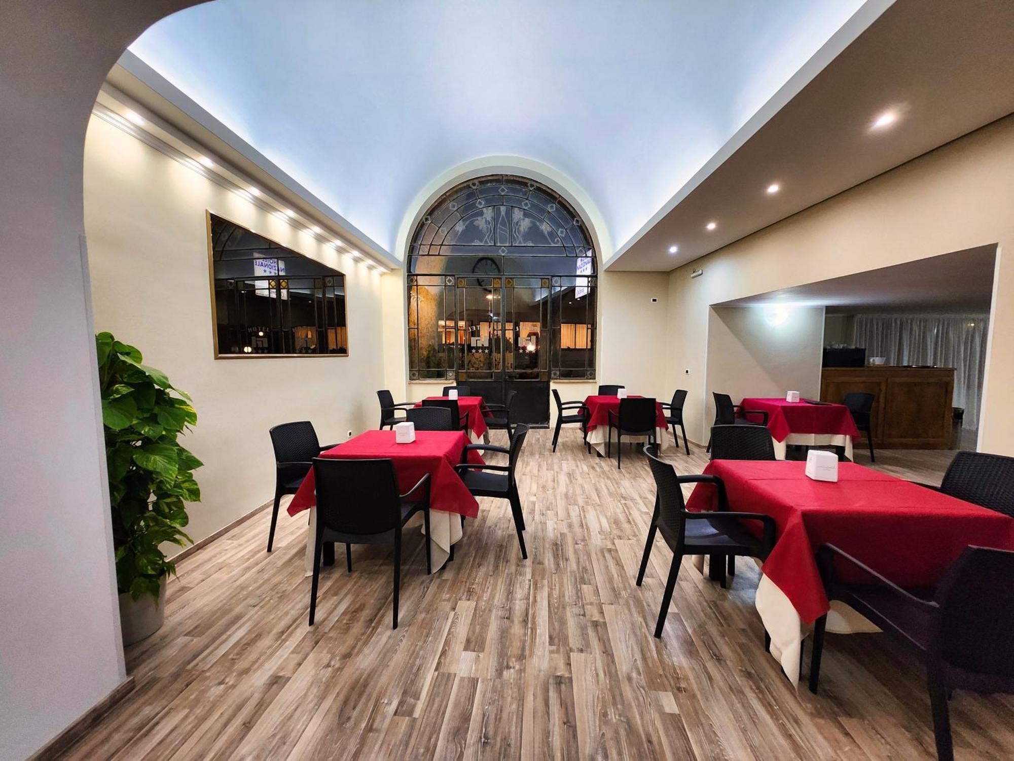 בולסנה Hotel Nazionale מראה חיצוני תמונה